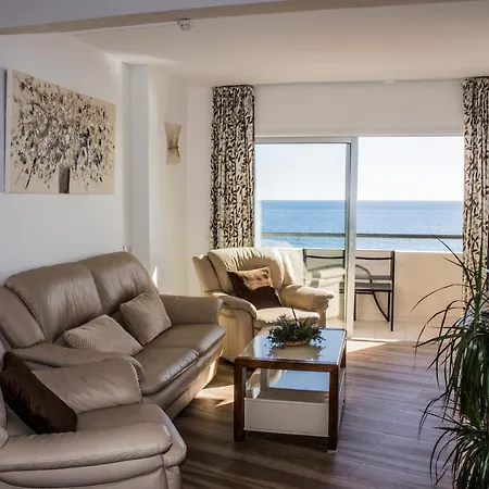 Beachfront In With Sea Views Apartman