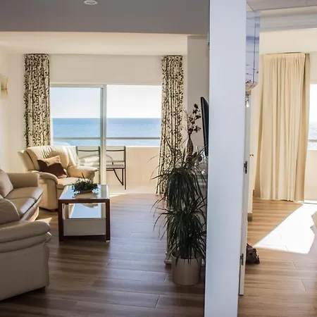 Beachfront In With Sea Views Апартаменты Фуэнхирола
