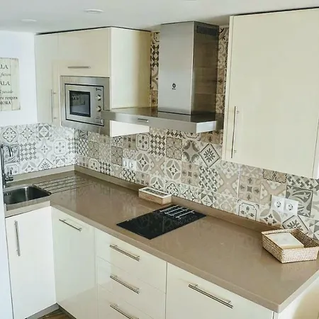 Beachfront In With Sea Views Апартаменты Фуэнхирола