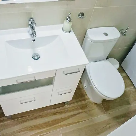 Beachfront In With Sea Views Apartman