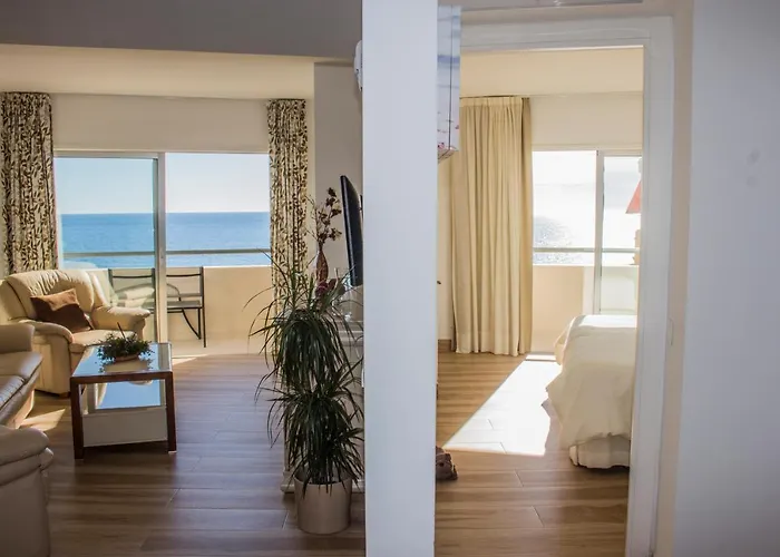 Апартаменты Beachfront In With Sea Views