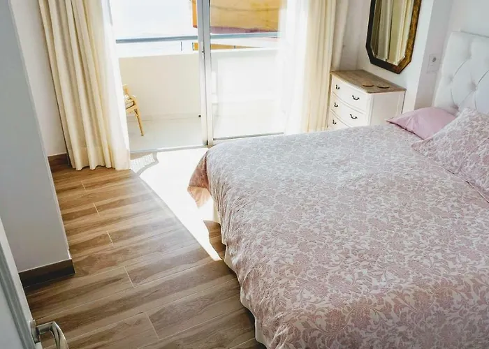 Апартаменты Beachfront In With Sea Views Фуэнхирола