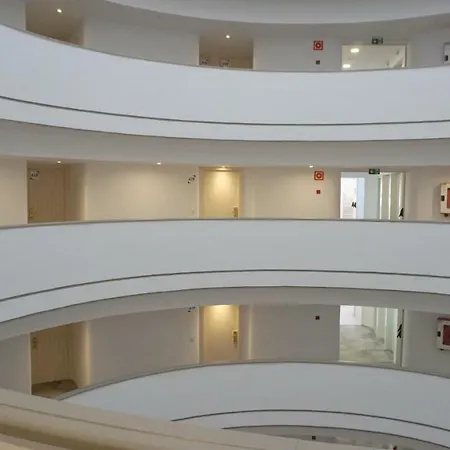 Апартаменти Beachfront In With Sea Views Фуенхірола