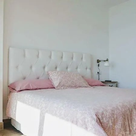 Apartamento Beachfront In With Sea Views