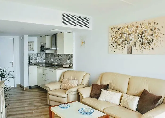 Beachfront In With Sea Views *